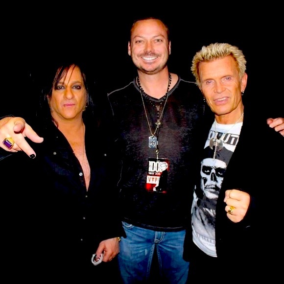 Hi I’m Vincent from Vegas.  Some people call me Vince, Vinnie or Vegas-Vinnie - Picture 8 of 12